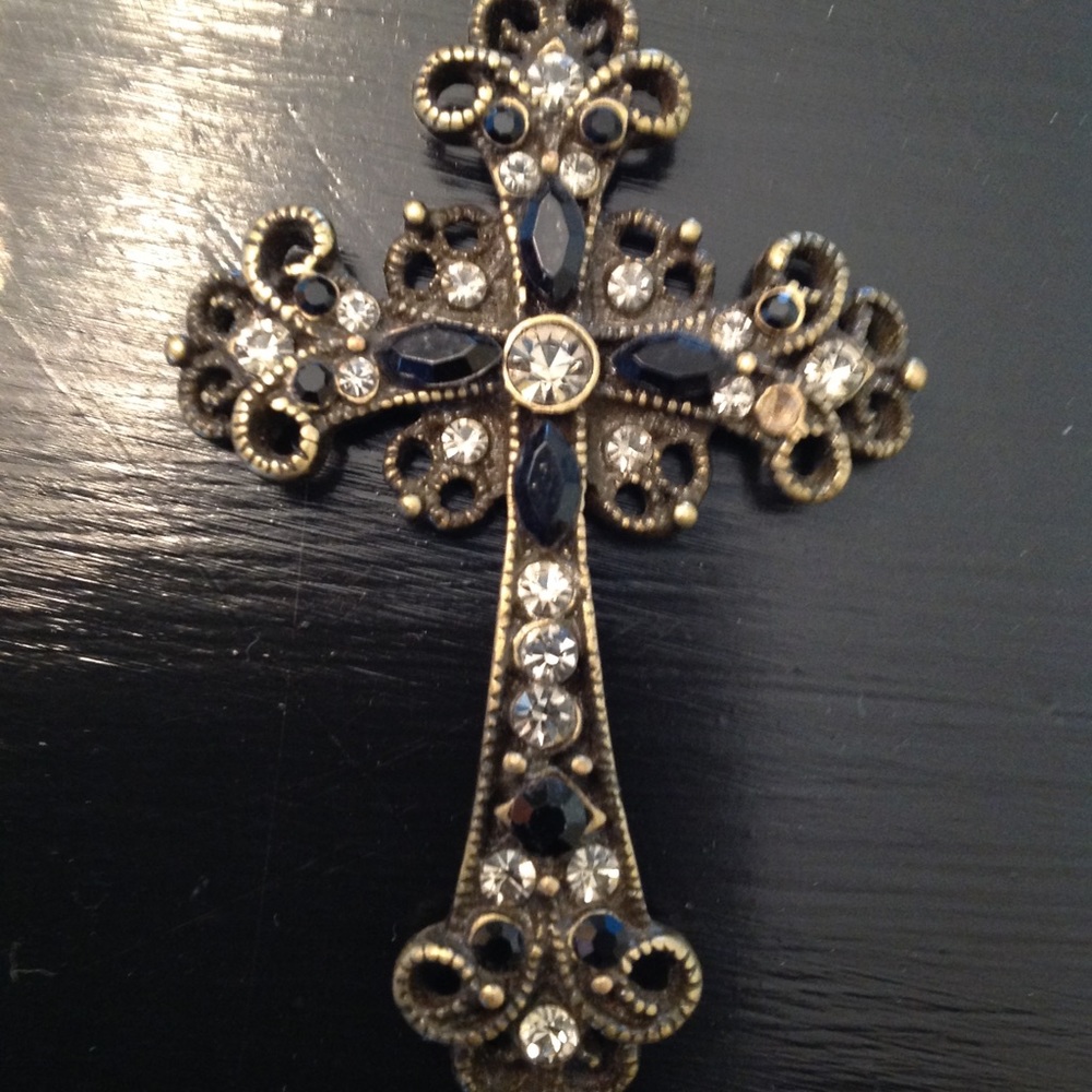 Cross pendant. No chain